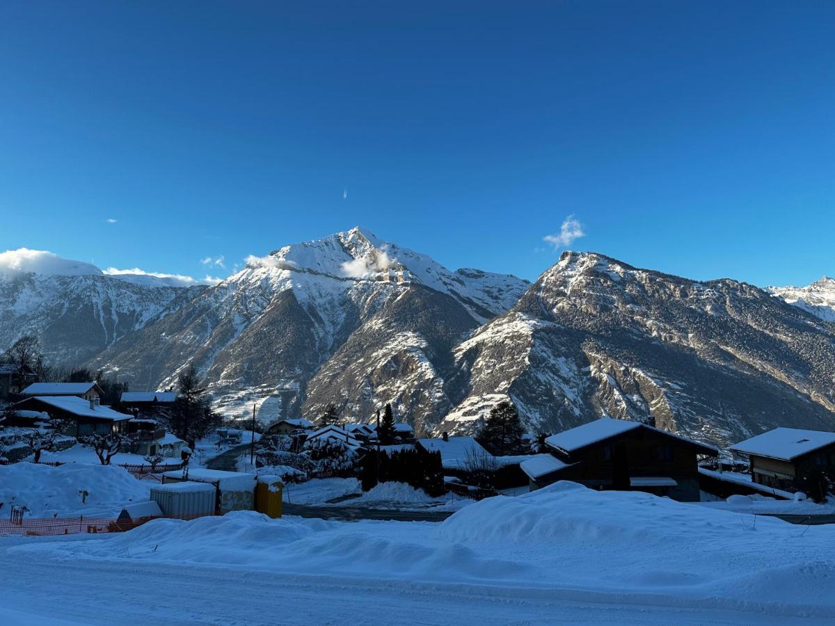 Chambres D'Hotes Les Louettes A Sapinhaut Canton Du Valais Saxon Buitenkant foto