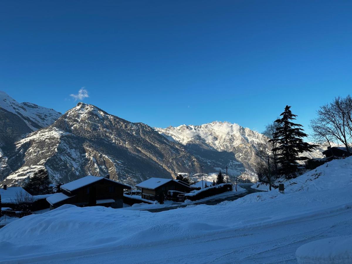 Chambres D'Hotes Les Louettes A Sapinhaut Canton Du Valais Saxon Buitenkant foto